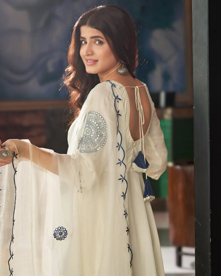 Elegant Off-White Anarkali Kurta Set with Embroidered Dupatta