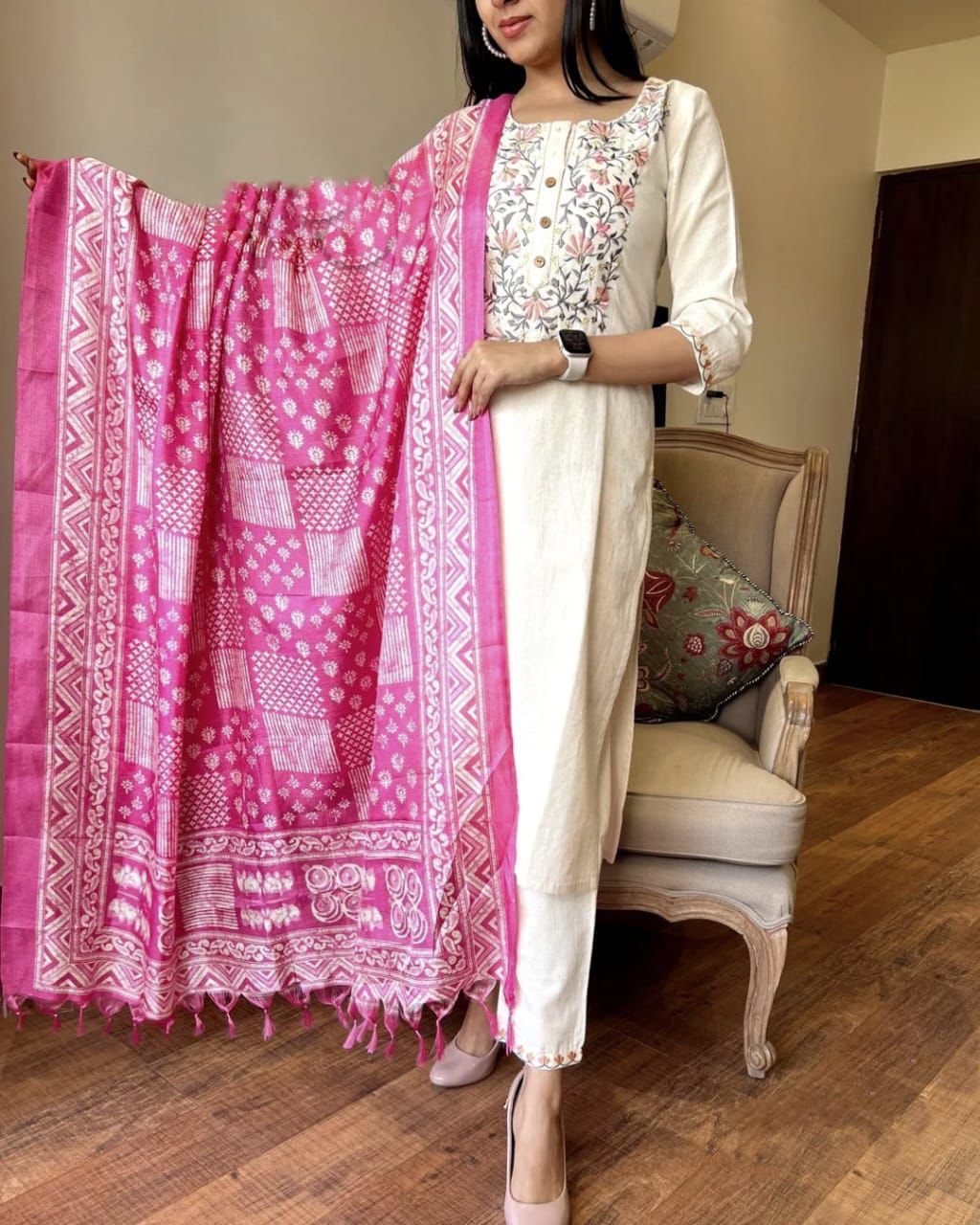 Elegant Off-White Cotton Kurta Set with Pink Bandhani Dupatta